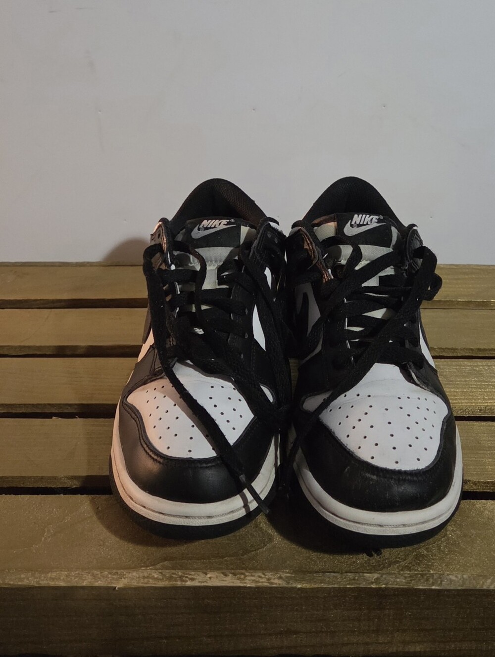 Nike Youth Black and White Low-Top Sneakers with Perforated Toe 7Y